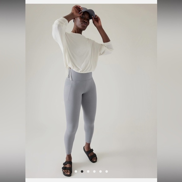 Athleta Salutation Stash 7/8 Tight in Coastline Blue Size Medium Tall MT M/T - Picture 2 of 14